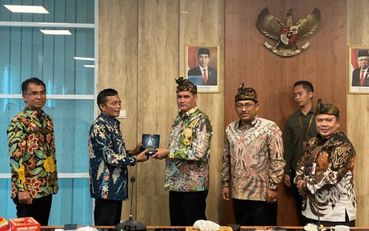 Pj Bupati Kobar Kunjungi Kabupaten Lombok Tengah Pelajari Pembangunan Jangka Panjang