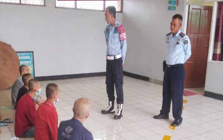 Kepala KPR Rutan Kuala Kapuas Berikan Nasehat kepada 10 Tahanan Baru?