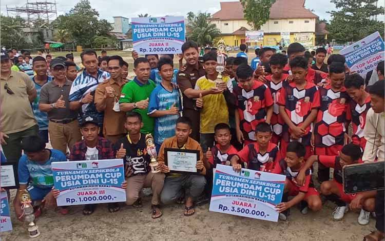 SSB Cahaya Yudha Juara Turnamen Sepak Bola Perumdam Tirta Arut