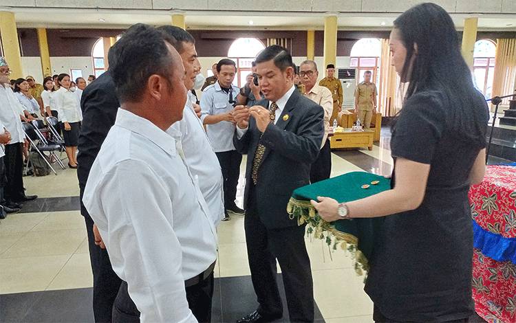 Ini Pesan Penting Bupati Barito Timur ke 179 Anggota BPD yang Dilantik