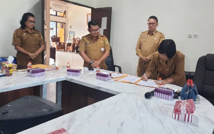 Kepala Disdikpora Gunung Mas yang Baru Harus Mampu Menjalankan Program Smart SDM