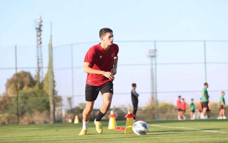 Wolves Perpanjang Kontrak Pemain Keturunan Indonesia Justin Hubner