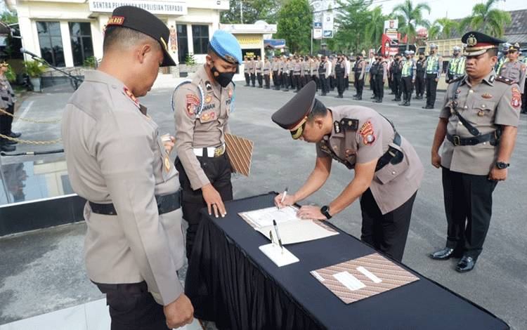 Polres Kotim Gelar Sertijab, Dua Penjabat Polres Kotim Bergeser.
