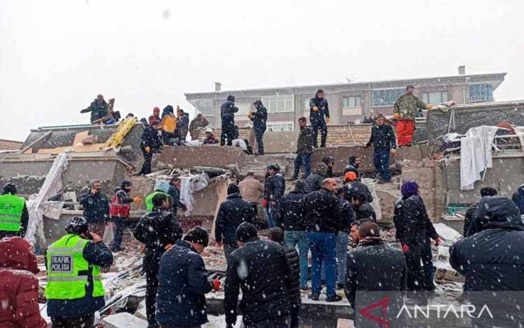 Lebih dari 3.380 Orang Tewas dalam Gempa yang Guncang Selatan Turki