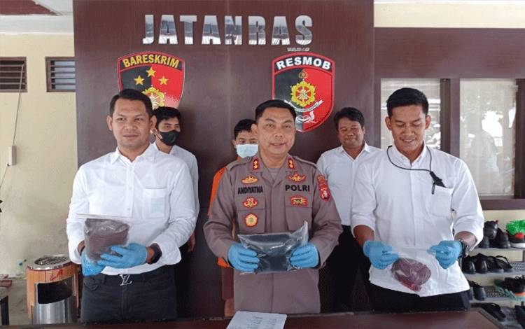Kenal Lewat Medsos, Pria di Palangka Raya Ancam Sebar Foto Syur untuk Paksa Anak Layani Nafsu Bejadnya
