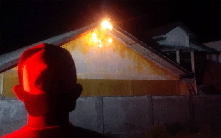 Ruko Tiga Pintu Nyaris Terbakar Akibat Korsleting Listrik