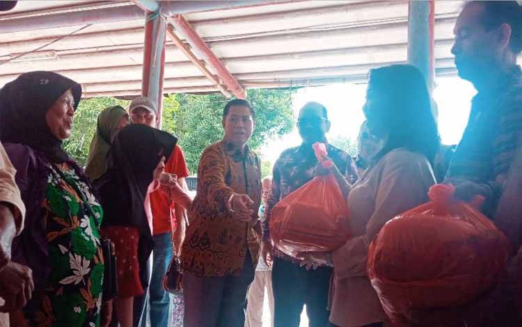 Komisi II DPRD Provinsi Kalimantan Tengah Memantau Pasar Penyeimbang di Kotim