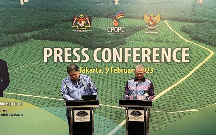Indonesia - Malaysia Sepakat Kunjungi Uni Eropa Bahas Kelapa Sawit