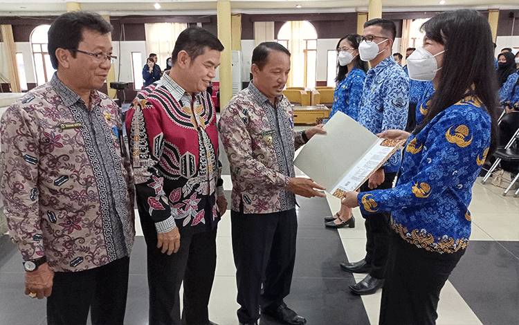 Diskominfosantik Barito Timur Sosialisasi E-Sign ke PNS Baru
