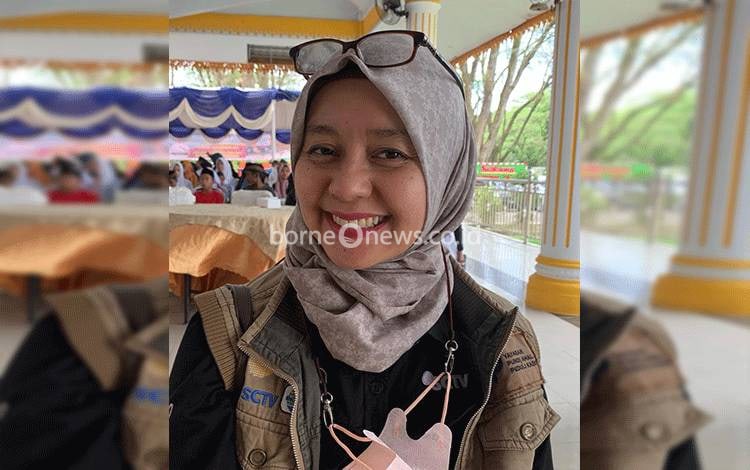 Relawan Berkerudung Itu Mitra Setia Panitia Hari Pers Nasional