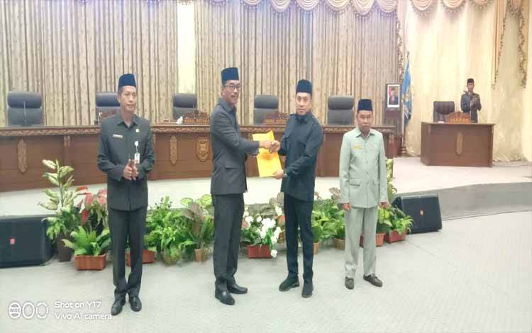 Pemkab Barito Utara Beri Jawaban Atas Pandangan Umum Fraksi Tentang Pengakuan dan Perlindungan Masyarakat Hukum Adat