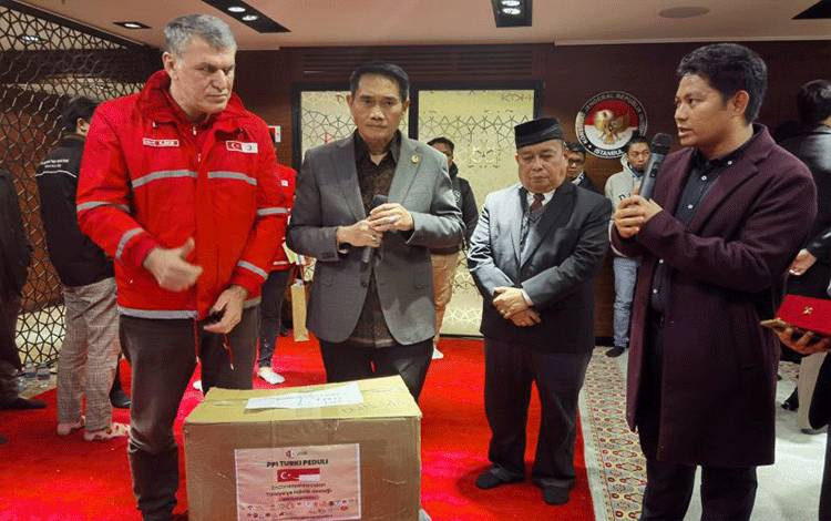 KJRI Istanbul Fasilitasi Penyerahan Bantuan Korban Gempa Turki