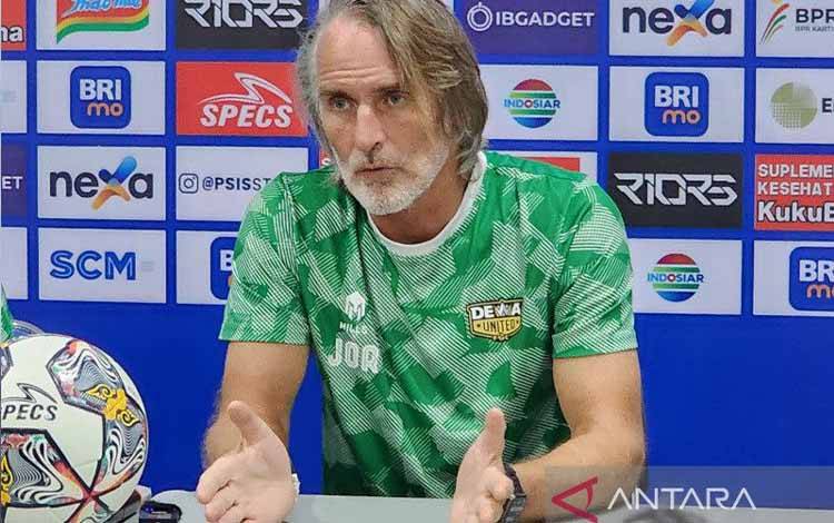 Pelatih Dewa United Sebut Timnya Belum Berada di Zona Aman