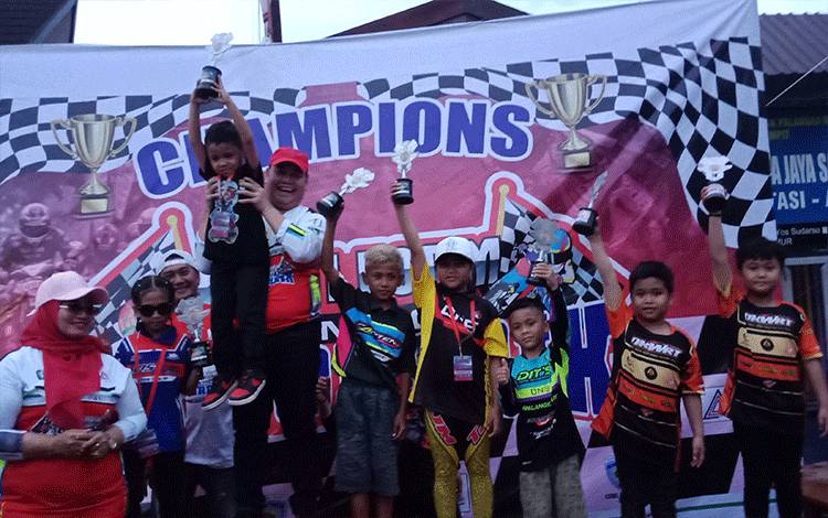Pertama di Kalteng, Kelas MiniGP U-10 Bupati Kotim Open Race Motorprix Curi Perhatian Halikinnor