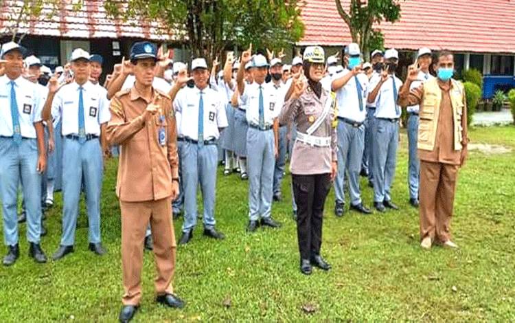 Siswa SMAN 5 Palangka Raya dapatkan Sosialisasi Tertib Berlalu Lintas