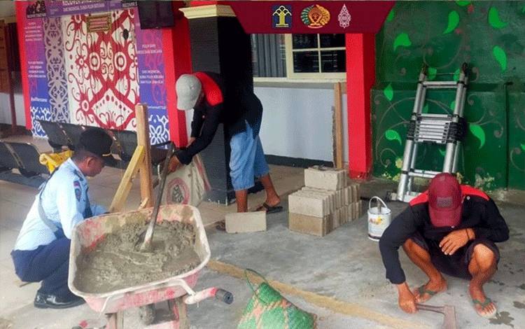 Rutan Kapuas Lakukan Pemeliharaan Ruang Bermain Anak  Demi Tingkatkan Pelayanan Publik