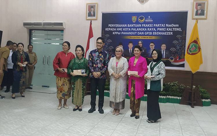 Fraksi Nasdem DPRD Kalteng Serahkan Bantuan kepada Sejumlah Organisasi Keagamaan di Palangka Raya