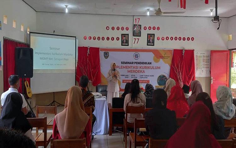Penguatan Implementasi Kurikulum Merdeka-?MGMP Seruyan Raya Gelar Seminar Pendidikan