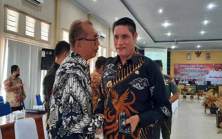 Buka Forum Konsultasi Publik RKPD Kobar 2024, Pj Bupati Ajak Seluruh Jajaran Kuatkan Sinergi Membangun Daerah