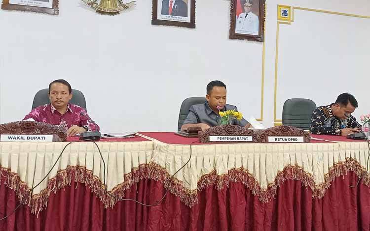 Wabup Barito Timur Sampaikan Penjelasan Terkait Pengajuan Raperda Kawasan Tanpa Rokok