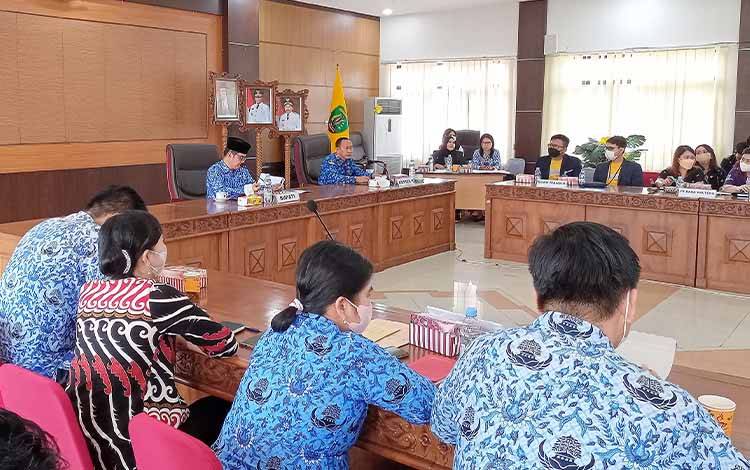 Bupati Barito Timur Buka Rapat Koordinasi Penyampaian Program TPAKD