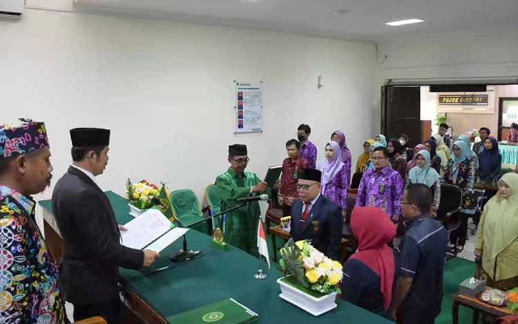 Suasana saat pelantikan Sekretaris Pengadilan Agama Kapuas, Jumat, 17 Februari 2023. (FOTO: IST)