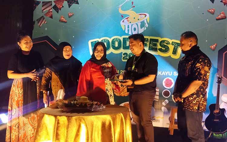 Kuliner Hits Ini Ramaikan Hola Food Festival di Sampit