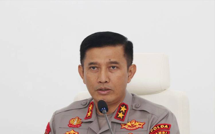 Helikopter Ditumpangi Kapolda Jambi Mendarat Darurat di Bukit Tamia