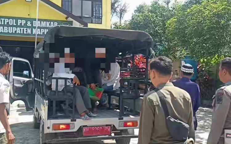 Satpol PP dan Damkar Kapuas Lakukan Operasi Penertiban Gepeng, 7 Orang Terjaring