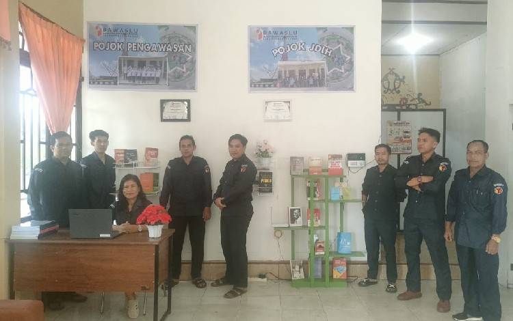 Bawaslu Gunung Mas Buka Pojok Pengawasan dan Pojok JDIH