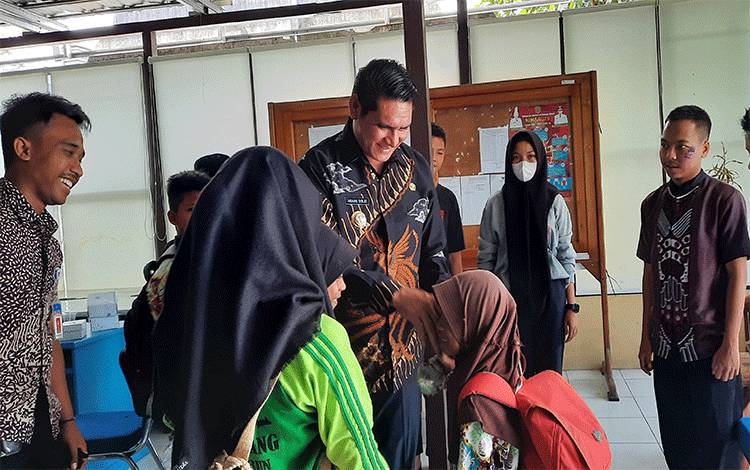 Peduli Anak Yatim Tidak Mampu, Pemkab Kobar Akan Berikan Santunan Hingga Beasiswa