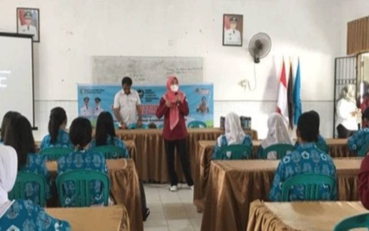 DLH Palangka Raya Sosialisasikan Aksi BTS ke Sekolah