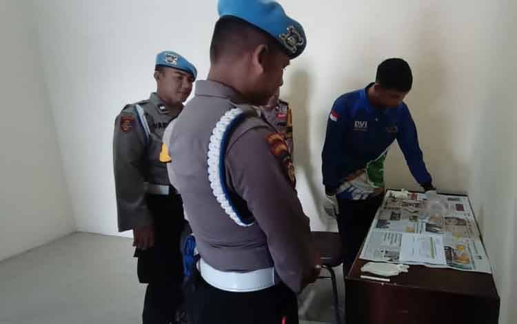 Pelaksanaan pemeriksaan urine terhadap personel Bhabinkamtibmas Polres Seruyan, Jumat, 24 Februari 2023 (Foto ; Polres Seruyan)