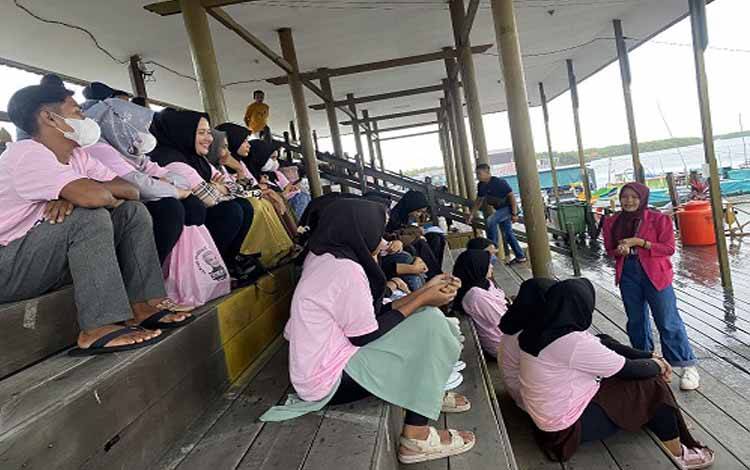 Srikandi Ganjar Kalteng Gelar Pelatihan Public Speaking untuk Milenial