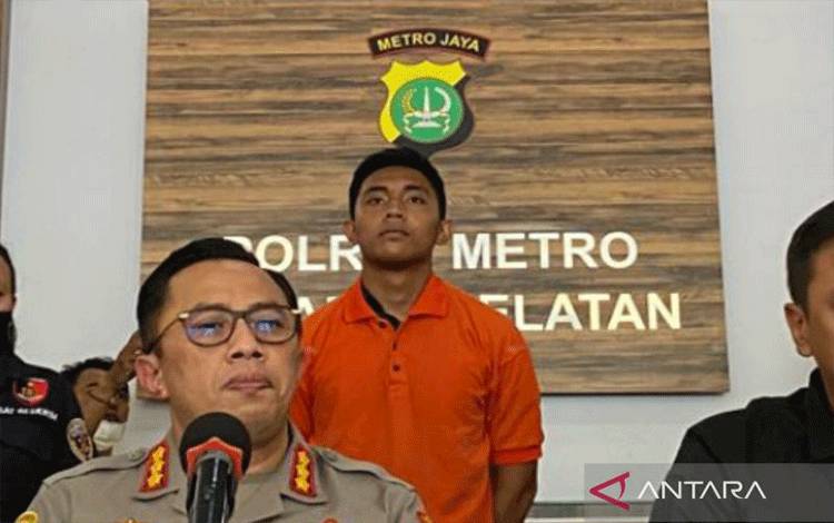 Teman Wanita Anak Pejabat DJP Bantu Ibu Rekan Korban