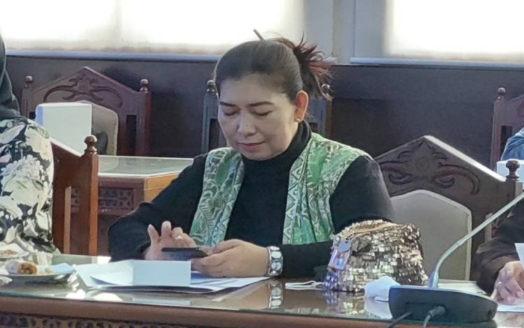 Anggota DPRD Kalteng, Evi Kahayanti. (FOTO: DONNY D)