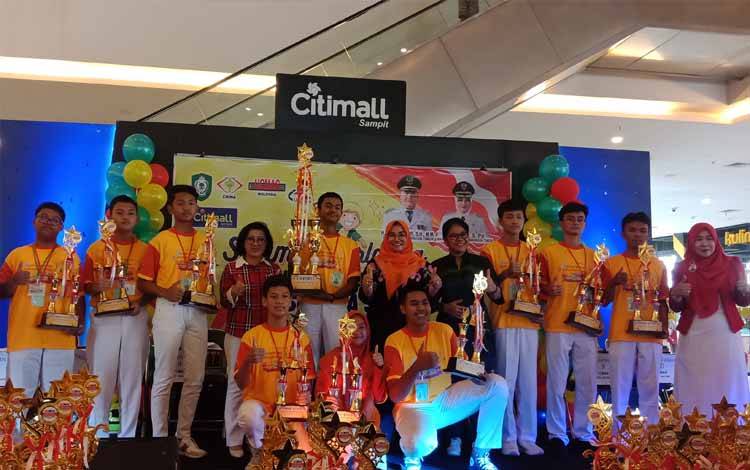 Peserta Lomba Aritmatika Sempoa Perebutkan Piala Favorit Bupati Kotim