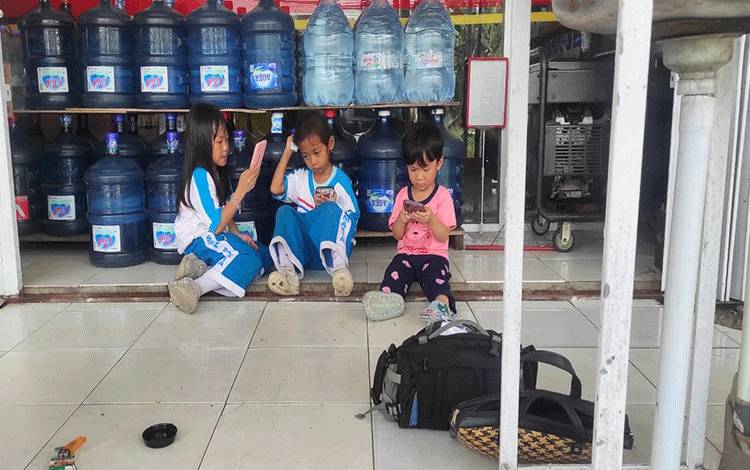Antisipasi Dampak Negatif Penggunaan Gawai, Orangtua Perlu Lakukan Kontrol