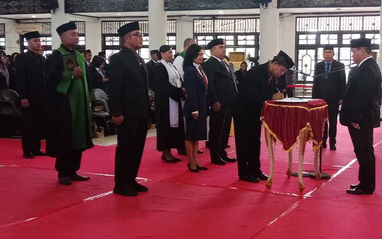 Bupati Kotim Lantik Pejabat Baru, Ini Pesannya