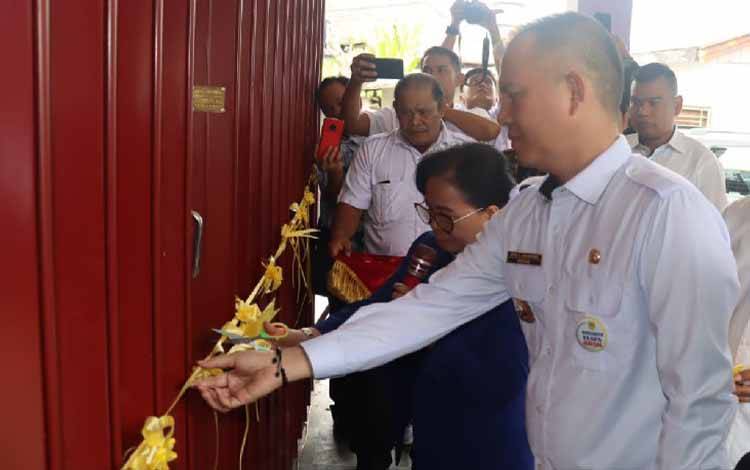 Bupati Gunung Mas Resmikan Ruko Jemaat GKE Kuala Kurun