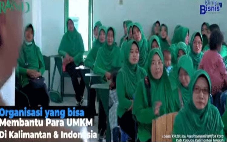 Roadshow Kelompok Hebat Klinik Bisnis Sambangi Persit Koramil Kapuas