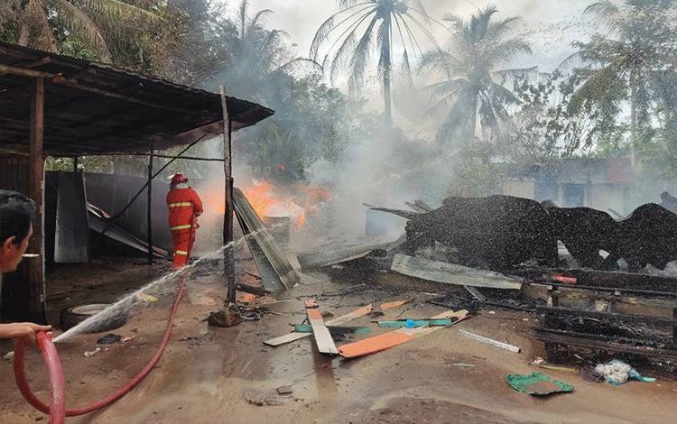 Gudang Solar di Bukit Batu Ludes Terbakar