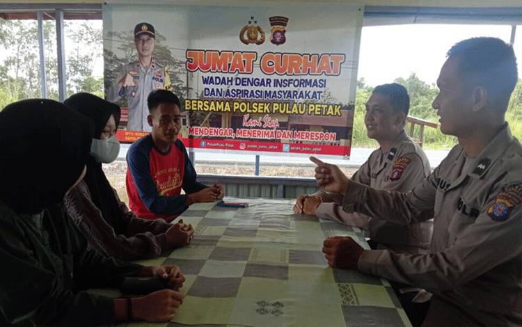 Polsek Pulau Petak Gelar Jumat Curhat Dengar Aspirasi Warga