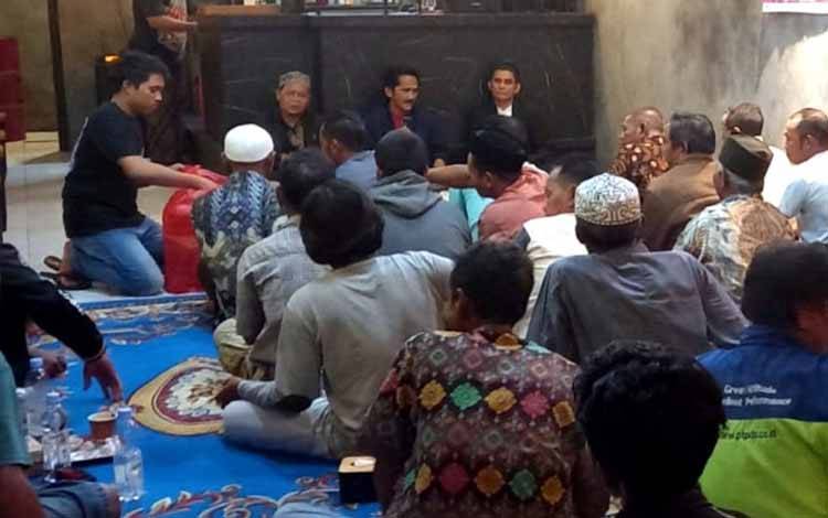 Warga Kumai Hilir Seberang Usul Pembangunan Sarana Air Bersih dan Normalisasi Sungai Gudang