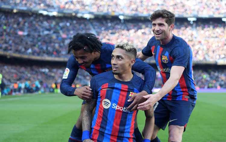 10 Pemain Barcelona Kalahkan Valencia dengan Skor Tipis 1-0
