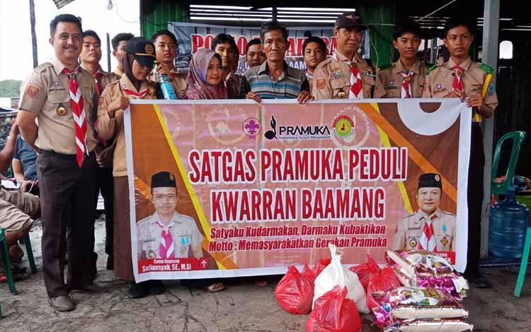 Satgas Pramuka Salurkan Bantuan untuk Korban Kebakaran Baamang Hulu