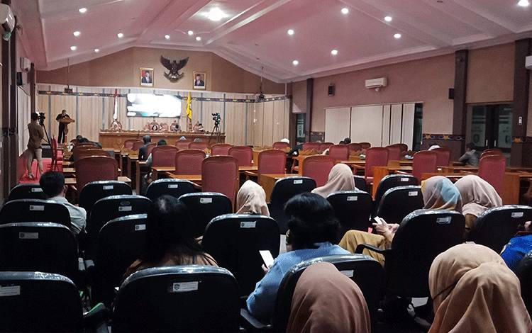 DPRD Kotim Menyampaikan Pamandangan Umum 2 Buah Ranperda Ini