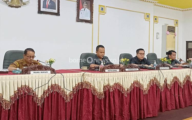 Bupati Barito Timur Tanggapi Pengajuan Raperda Penyelenggaraan Ketenagakerjaan