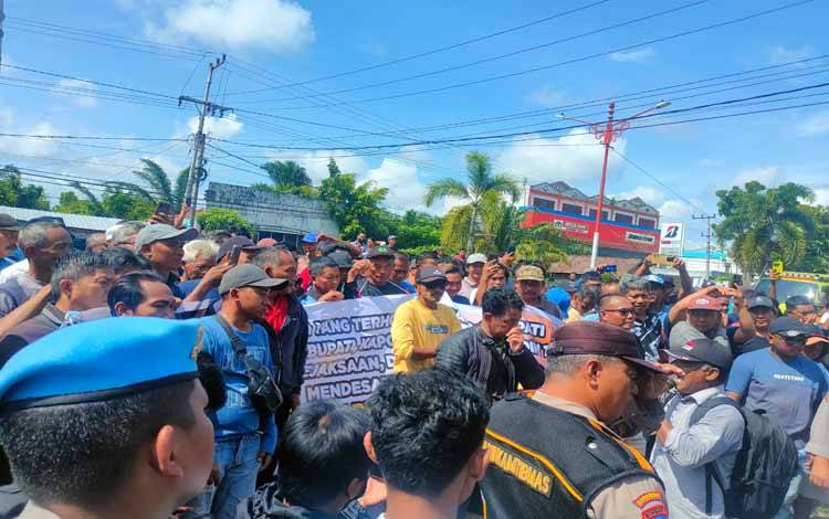 Ratusan Supir Desak Pemkab Kotim Buka Galian C