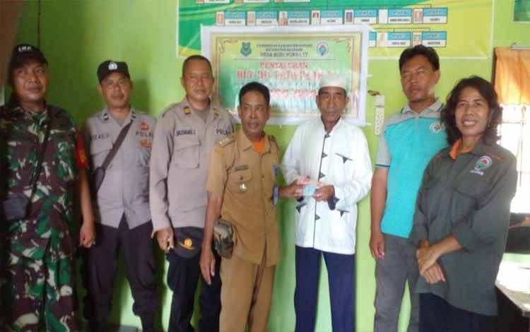 Pemerintah Desa Budi Mufakat Salurkan BLT DD Kepada 35 KK